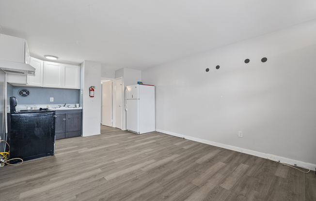2020 WOODLYNNE AVE