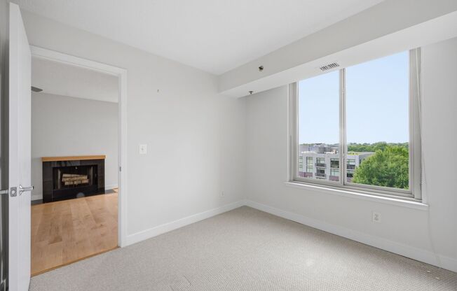 2 beds, 1 bath, $2,750, Unit # #S 1019