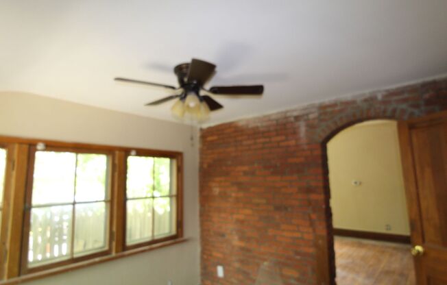 Muir - 308-308 1/2 Wilber Ave