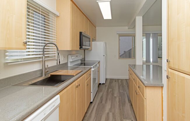 1 bed, 1 bath, 785 sqft, $2,650, Unit L-137