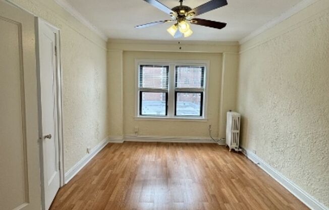 Studio, 1 bath, $1,100, Unit 609