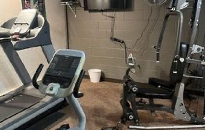 2 beds, 1 bath, 1,000 sqft, $1,050, Unit 108