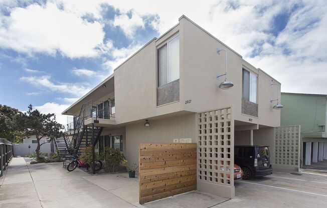 Shelter Island/ Point Loma - Upstairs One Bedroom with AC and Parking!
