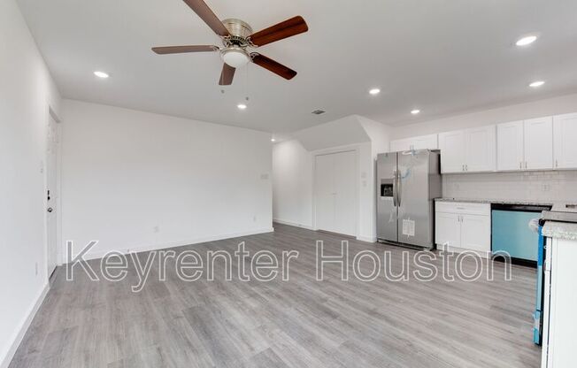 8128 STERLINGSHIRE DR