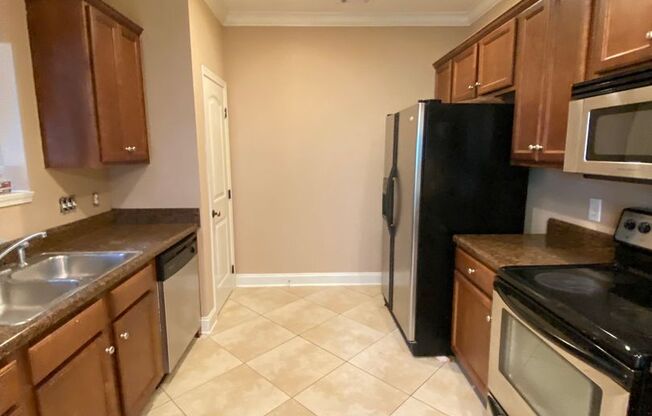 2 beds, 2 baths, $1,800