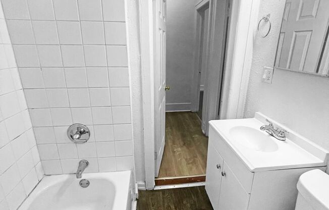 2 beds, 1 bath, 635 sqft, $1,313, Unit 408