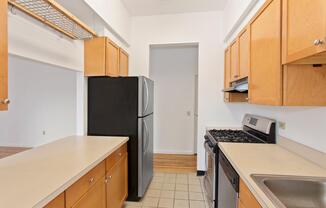 2 beds, 2 baths, 1,050 sqft, $3,700, Unit 5C