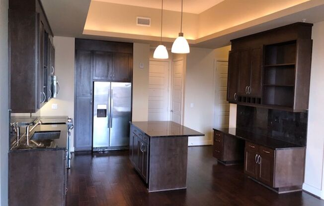 2 beds, 2 baths, 1,155 sqft, $5,805, Unit 1917