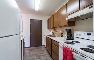 3 beds, 1 bath, $925, Unit 455-11C