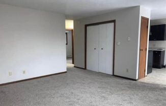 2 beds, 1 bath, $875, Unit 908 N Omaha Unit 2