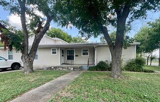 5/2 Duplex - 51st/Guadalupe - Fenced Yard