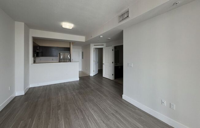 2 beds, 1 bath, 793 sqft, $2,400, Unit 503