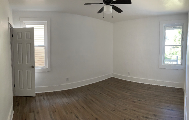 242 W 29 ST