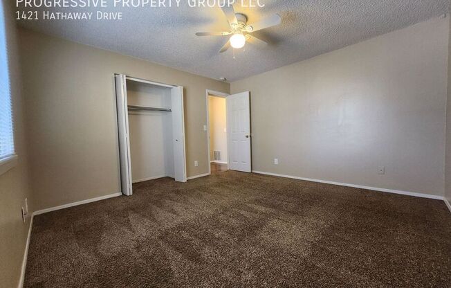 1421 HATHAWAY DR