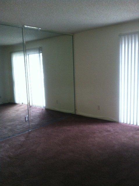 Ground Floor Condominium minutes to UNLV/2 Bed/2 Bath