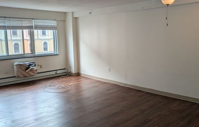 1 bed, 1 bath, 570 sqft, $3,200, Unit 609