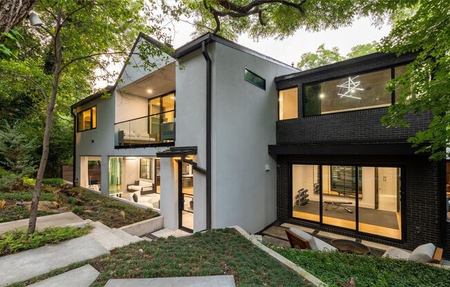 4280 Shorecrest Drive