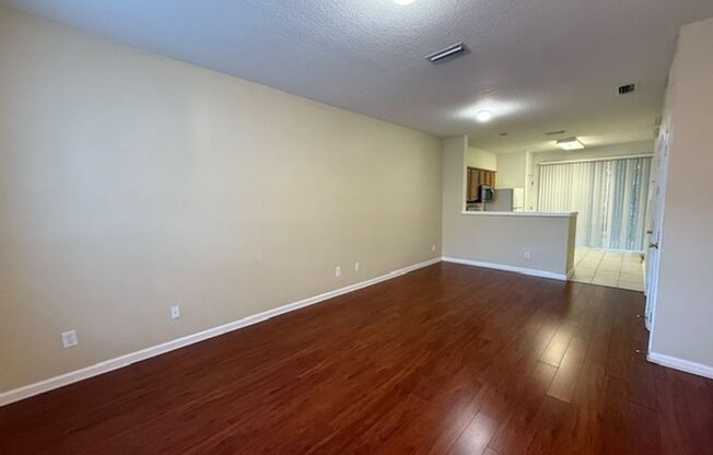 Nice 2 bedroom townhome for rent in Drayton Park!