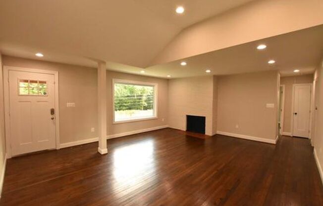 An Absolute Marvel!!! 5BD & 3BA Rambler Near Downtown Silver Spring!!!
