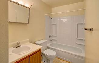 Brighton Woods Bathroom
