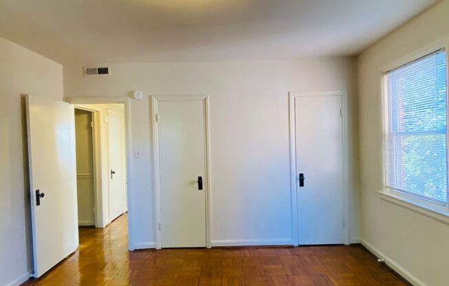 2 beds, 1 bath, $1,595, Unit Apt. 03