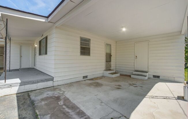 LABOR DAY SPECIAL *** $150.00 *** OFF FIRST MONTH'S RENT