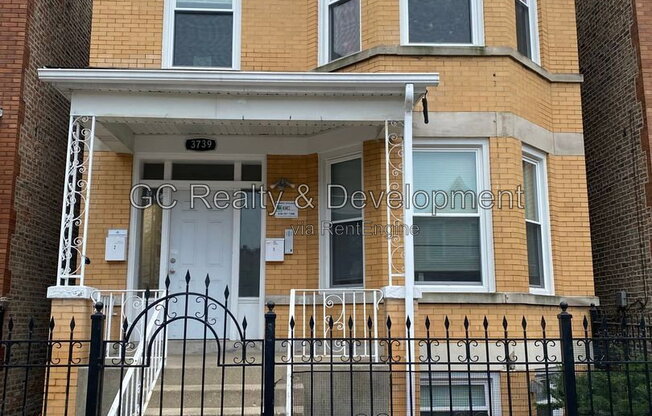 3739 W SHAKESPEARE AVE