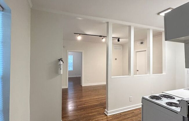 1 bed, 1 bath, 600 sqft, $1,075, Unit MAN21C