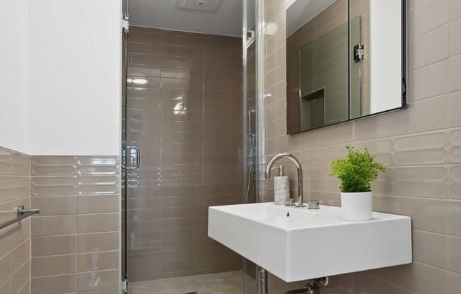 3 beds, 2 baths, 1,190 sqft, $3,850, Unit 2E