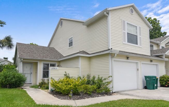 Available June! - Cozy 2/2 Villa in Naples - FURNISHED OR UNFURNISHED