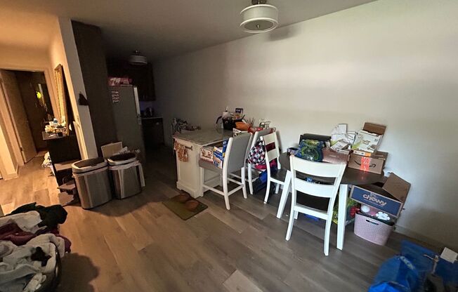 2 beds, 1 bath, $1,395, Unit 102