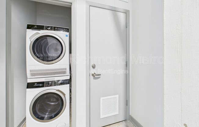 2 beds, 2 baths, 900 sqft, $1,573, Unit 120