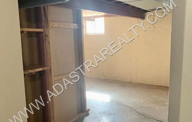 3 beds, 1 bath, $1,550