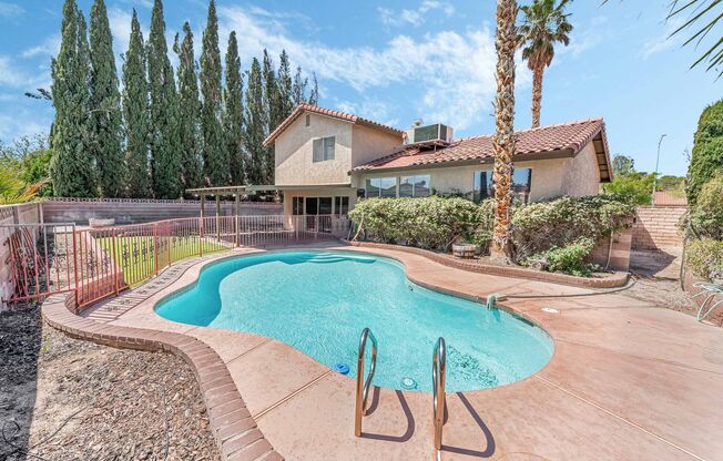 Gorgeous Pool Home For Lease!