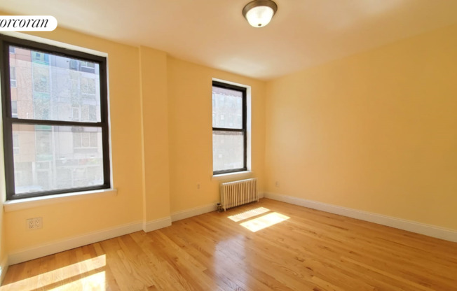 3 beds, 1 bath, $3,199, Unit 5