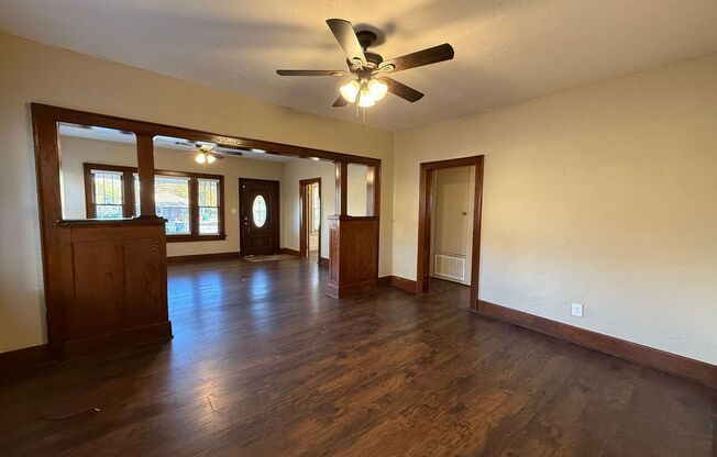 2 beds, 1 bath, $1,295