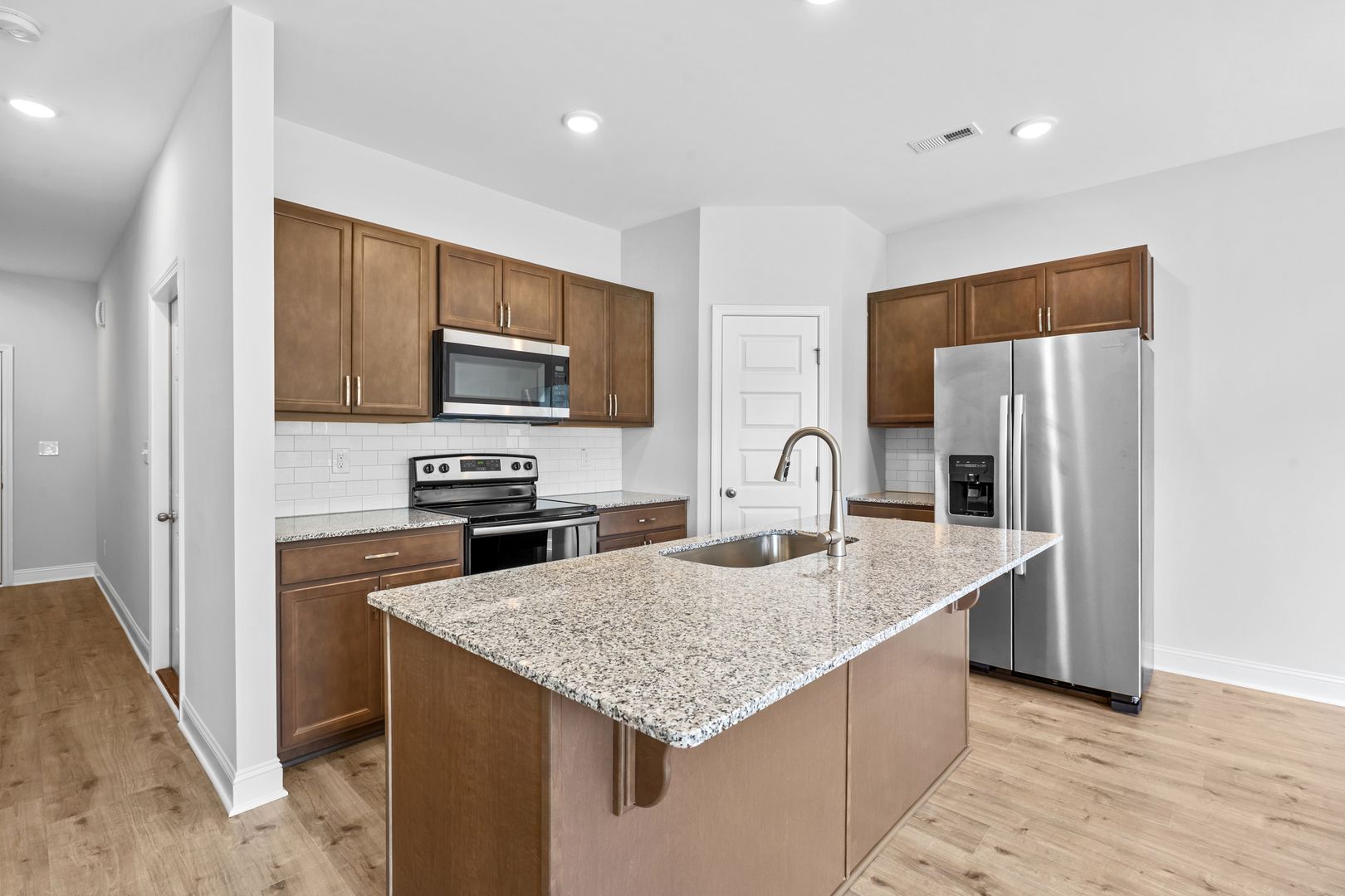 $500 Off Your First Full Month- Move in Special! 3 Bedroom Townhome in Smithfield!