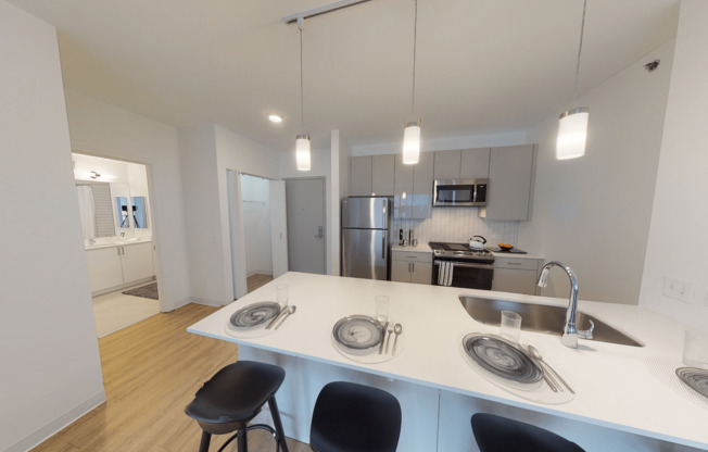 896 W VAN BUREN ST