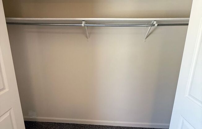 2 beds, 1 bath, 770 sqft, $850, Unit 4998