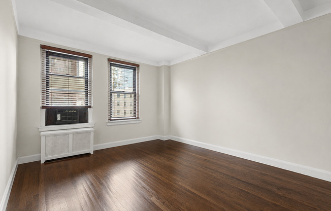 321 E 54 ST
