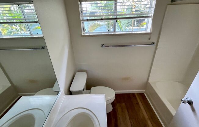 PET FRIENDLY 3 Bed/ 2.5 Bath Home with PV for LOW Electricity in Mililani!!