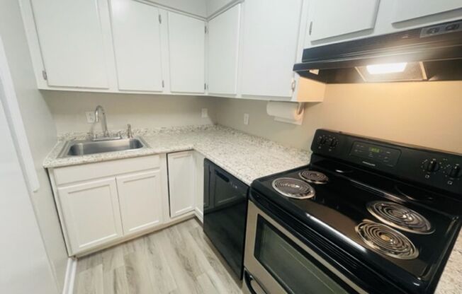 2 beds, 1 bath, $950