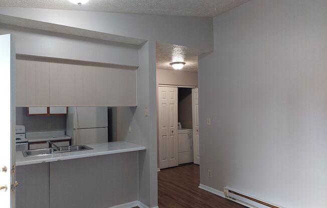 1 bed, 1 bath, 530 sqft, $825, Unit 360 AA14