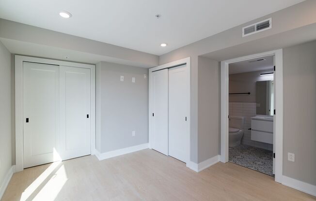 1 bed, 1 bath, 761 sqft, $1,850, Unit 300