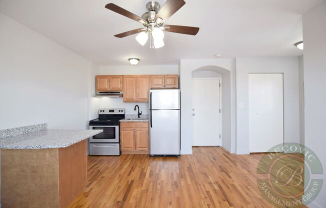 Studio, 1 bath, 266 sqft, $1,350, Unit 7450-74