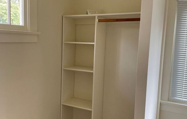 2 beds, 1 bath, $3,200