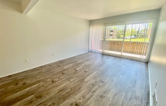 2 beds, 1 bath, 950 sqft, $1,295, Unit #100