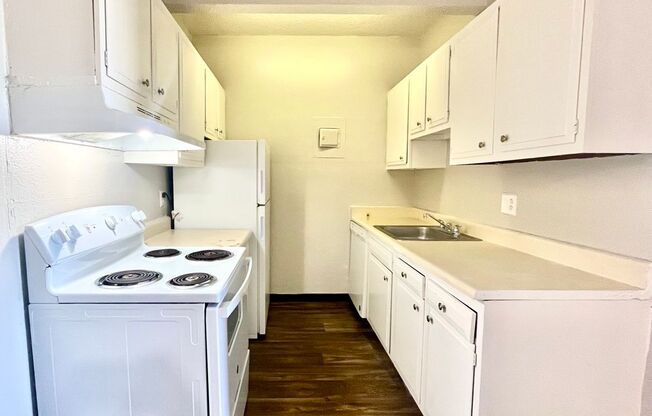 1 bed, 1 bath, 700 sqft, $775, Unit Unit 305