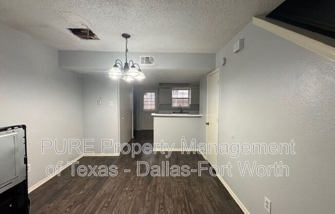 4002 W PIONEER DR
