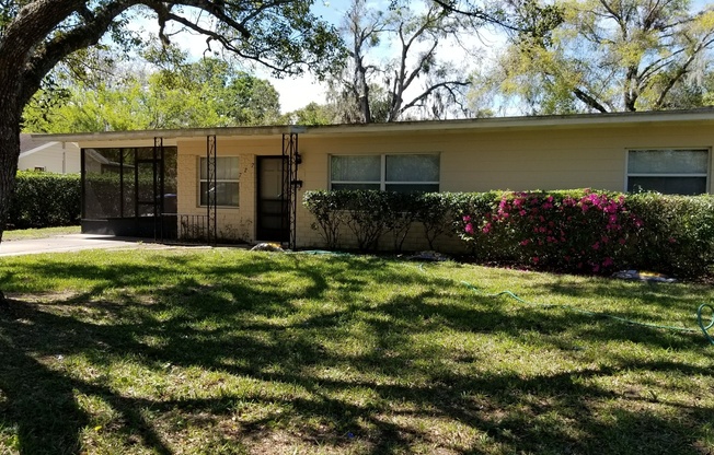 Three bedroom 2 Bath in Winter Park